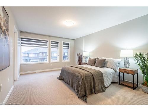 4012 Crown Street, Beamsville, ON - Indoor Photo Showing Bedroom