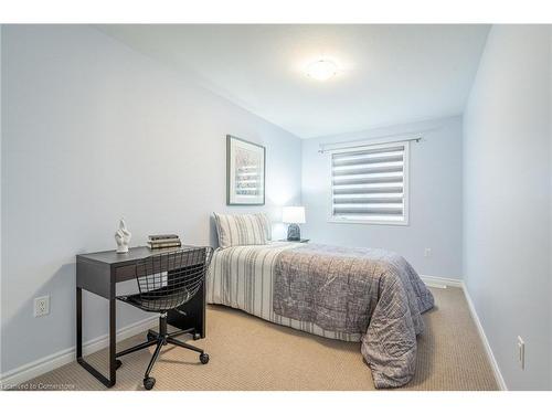 4012 Crown Street, Beamsville, ON - Indoor Photo Showing Bedroom