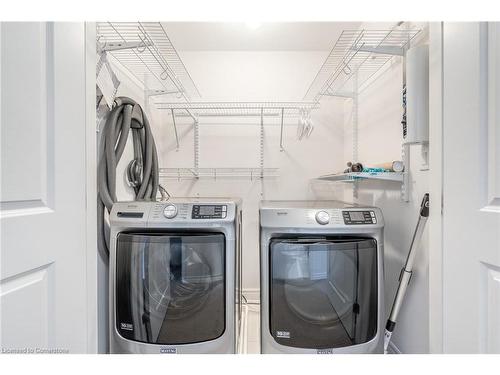 4012 Crown Street, Beamsville, ON - Indoor Photo Showing Laundry Room