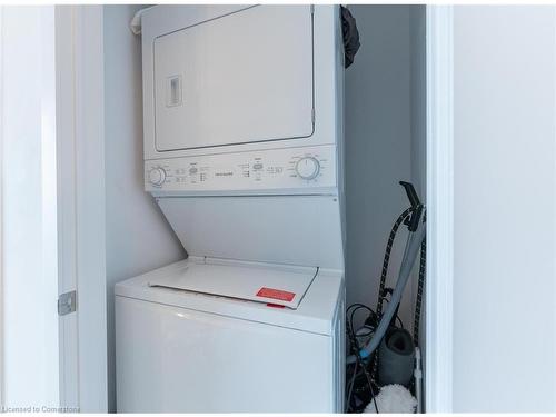 537-101 Shoreview Place, Hamilton, ON - Indoor Photo Showing Laundry Room