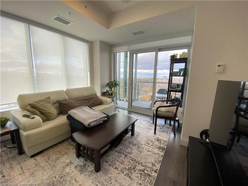 1603-500 Brock Avenue, Burlington, ON - Indoor Photo Showing Living Room