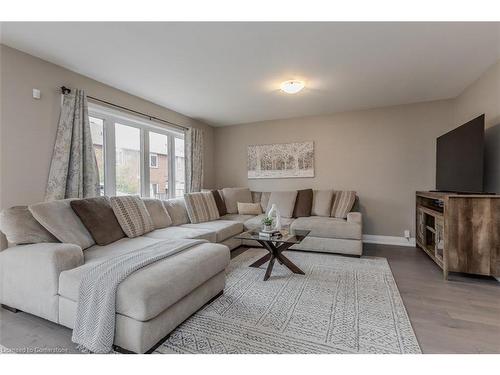 264 Wise Crossing, Milton, ON - Indoor Photo Showing Living Room