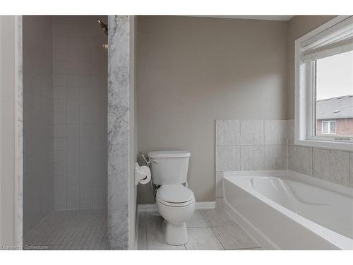 264 Wise Crossing, Milton, ON - Indoor Photo Showing Bathroom