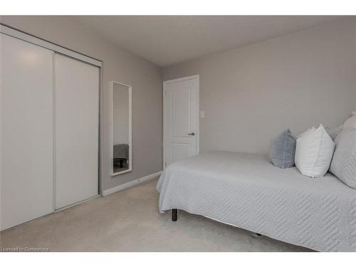 264 Wise Crossing, Milton, ON - Indoor Photo Showing Bedroom