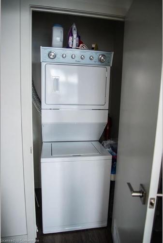 2002-2081 Fairview Street, Burlington, ON - Indoor Photo Showing Laundry Room