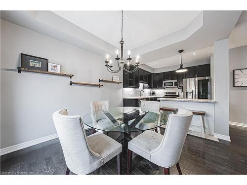 48 Madonna Drive, Hamilton, ON - Indoor Photo Showing Dining Room