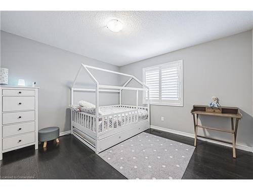 48 Madonna Drive, Hamilton, ON - Indoor Photo Showing Bedroom