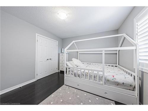 48 Madonna Drive, Hamilton, ON - Indoor Photo Showing Bedroom