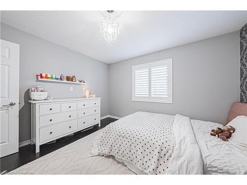 48 Madonna Drive, Hamilton, ON - Indoor Photo Showing Bedroom