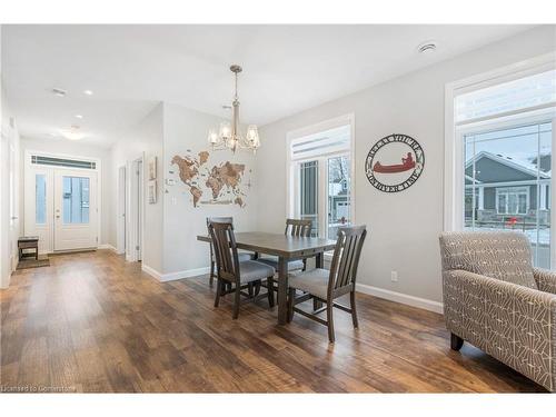 10-740 Main Street E, Dunnville, ON - Indoor Photo Showing Dining Room