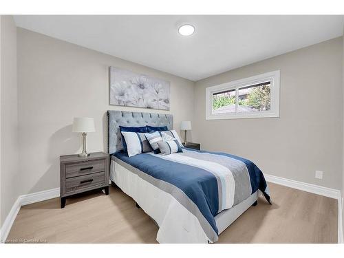 67 Glendee Road, Hamilton, ON - Indoor Photo Showing Bedroom