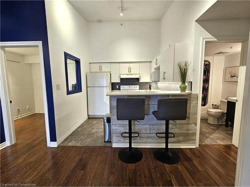 408-4013 Kilmer Drive, Burlington, ON - Indoor Photo Showing Kitchen