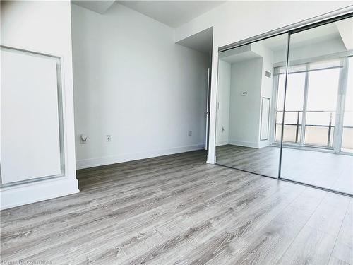 5007-30 Shore Breeze Drive, Toronto, ON - Indoor Photo Showing Other Room