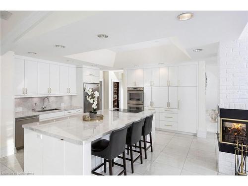 75 Ridge Road, Stoney Creek, ON - Indoor Photo Showing Kitchen With Upgraded Kitchen