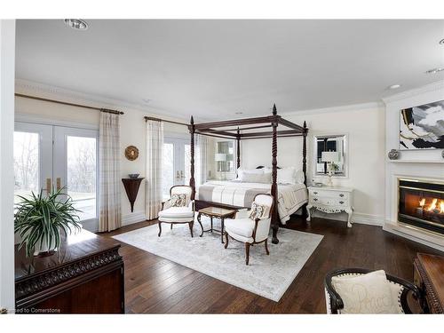 75 Ridge Road, Stoney Creek, ON - Indoor Photo Showing Living Room With Fireplace