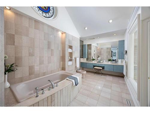 75 Ridge Road, Stoney Creek, ON - Indoor Photo Showing Bathroom