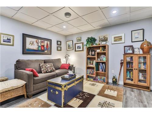 71 Lee Avenue, Simcoe, ON - Indoor Photo Showing Living Room