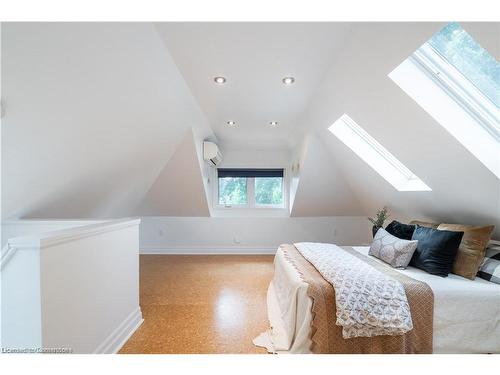 56 Newton Avenue, Hamilton, ON - Indoor Photo Showing Bedroom