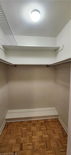 709-20 North Shore Boulevard W, Burlington, ON - Indoor With Storage