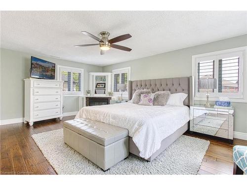 580 Fifty Road, Stoney Creek, ON - Indoor Photo Showing Bedroom