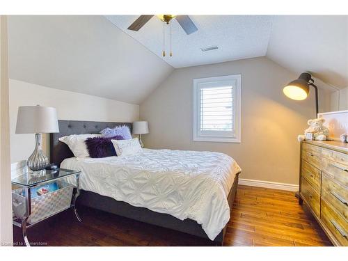 580 Fifty Road, Stoney Creek, ON - Indoor Photo Showing Bedroom