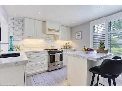 580 Fifty Road, Stoney Creek, ON - Indoor Photo Showing Kitchen With Upgraded Kitchen