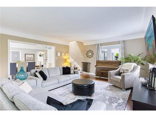 580 Fifty Road, Stoney Creek, ON - Indoor Photo Showing Living Room