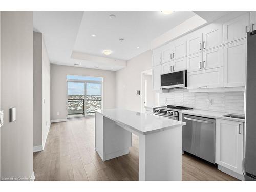 620-480 Gordon Krantz Avenue, Milton, ON - Indoor Photo Showing Kitchen With Upgraded Kitchen