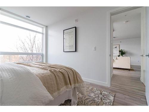 206-455 Charlton Avenue E, Hamilton, ON - Indoor Photo Showing Bedroom