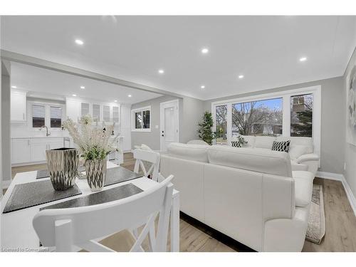 72 Sanatorium Road, Hamilton, ON - Indoor Photo Showing Dining Room