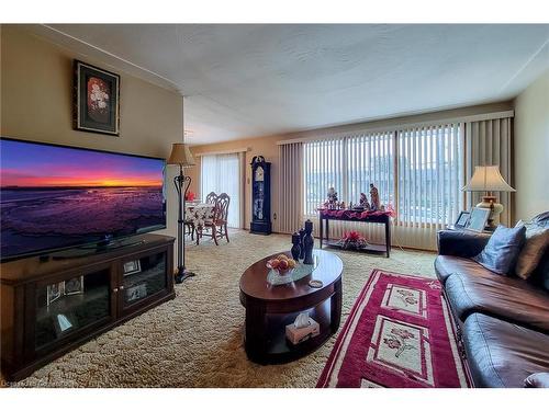 419 Red Oak Avenue, Hamilton, ON - Indoor Photo Showing Living Room