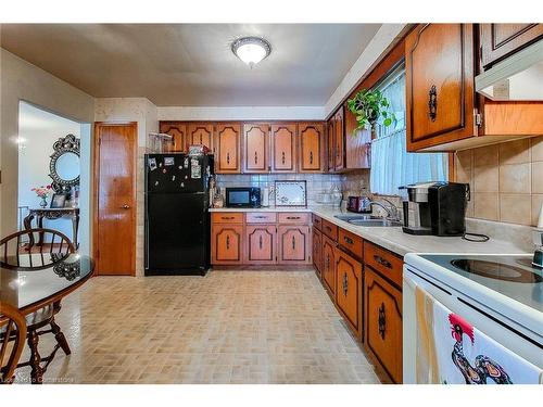 419 Red Oak Avenue, Hamilton, ON - Indoor Photo Showing Kitchen With Double Sink