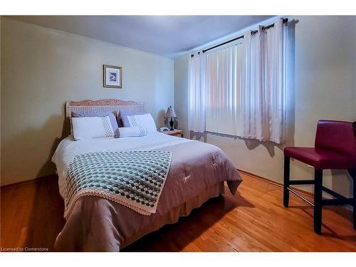 419 Red Oak Avenue, Hamilton, ON - Indoor Photo Showing Bedroom