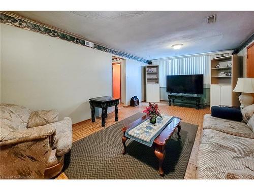 419 Red Oak Avenue, Hamilton, ON - Indoor Photo Showing Living Room