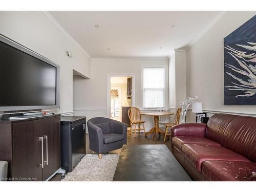 109 Royal Avenue, Hamilton, ON - Indoor Photo Showing Living Room