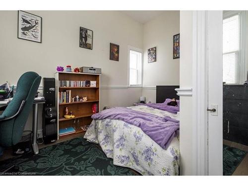 109 Royal Avenue, Hamilton, ON - Indoor Photo Showing Bedroom