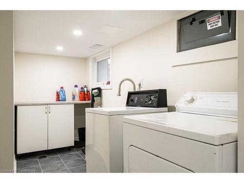 109 Royal Avenue, Hamilton, ON - Indoor Photo Showing Laundry Room