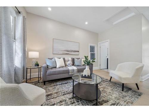 22 Windsor Street, Hamilton, ON - Indoor Photo Showing Living Room