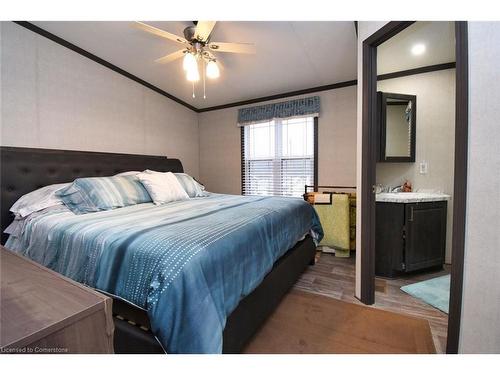 316-673 Brant-Waterloo Road, Ayr, ON - Indoor Photo Showing Bedroom