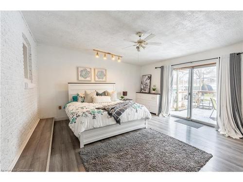 6584 Orchard Avenue, Niagara Falls, ON - Indoor Photo Showing Bedroom