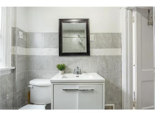 6584 Orchard Avenue, Niagara Falls, ON - Indoor Photo Showing Bathroom