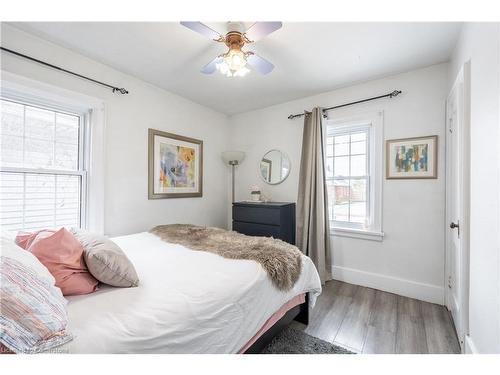 6584 Orchard Avenue, Niagara Falls, ON - Indoor Photo Showing Bedroom