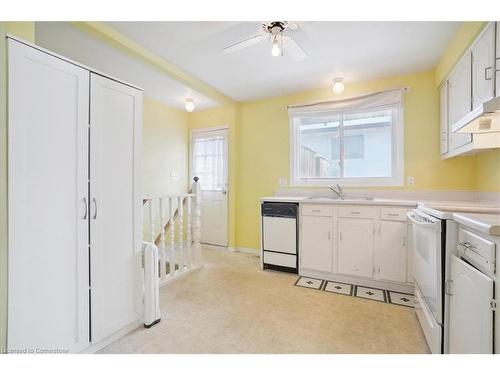 77 Cranbrook Drive, Hamilton, ON - Indoor Photo Showing Kitchen