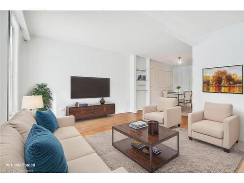 77 Cranbrook Drive, Hamilton, ON - Indoor Photo Showing Living Room