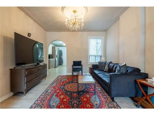 50 1/2 Clyde Street, Hamilton, ON - Indoor Photo Showing Living Room