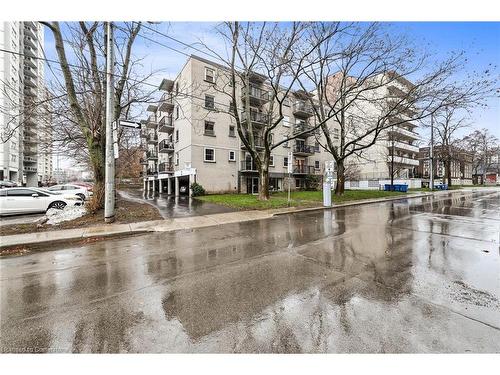 407-40 Robinson Street, Hamilton, ON - Outdoor