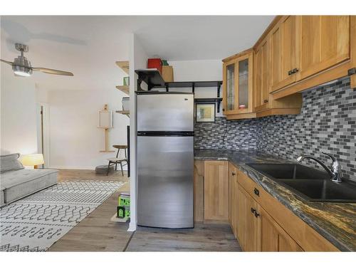 407-40 Robinson Street, Hamilton, ON - Indoor Photo Showing Kitchen With Double Sink