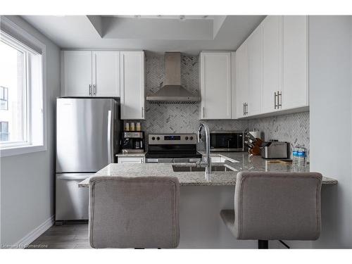 331-349 Wheat Boom Drive Drive, Oakville, ON - Indoor Photo Showing Kitchen