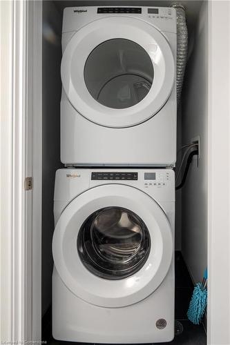 331-349 Wheat Boom Drive Drive, Oakville, ON - Indoor Photo Showing Laundry Room