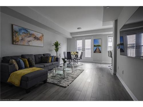 331-349 Wheat Boom Drive Drive, Oakville, ON - Indoor Photo Showing Living Room